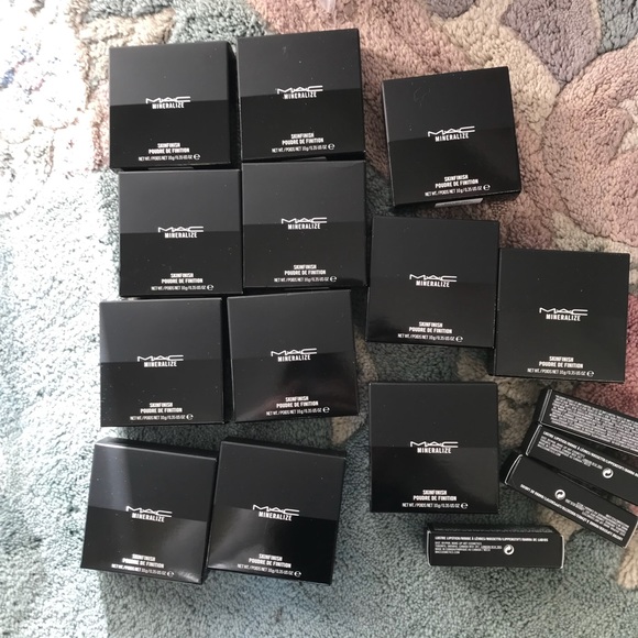 Cosmetics - Picture 3 of 8